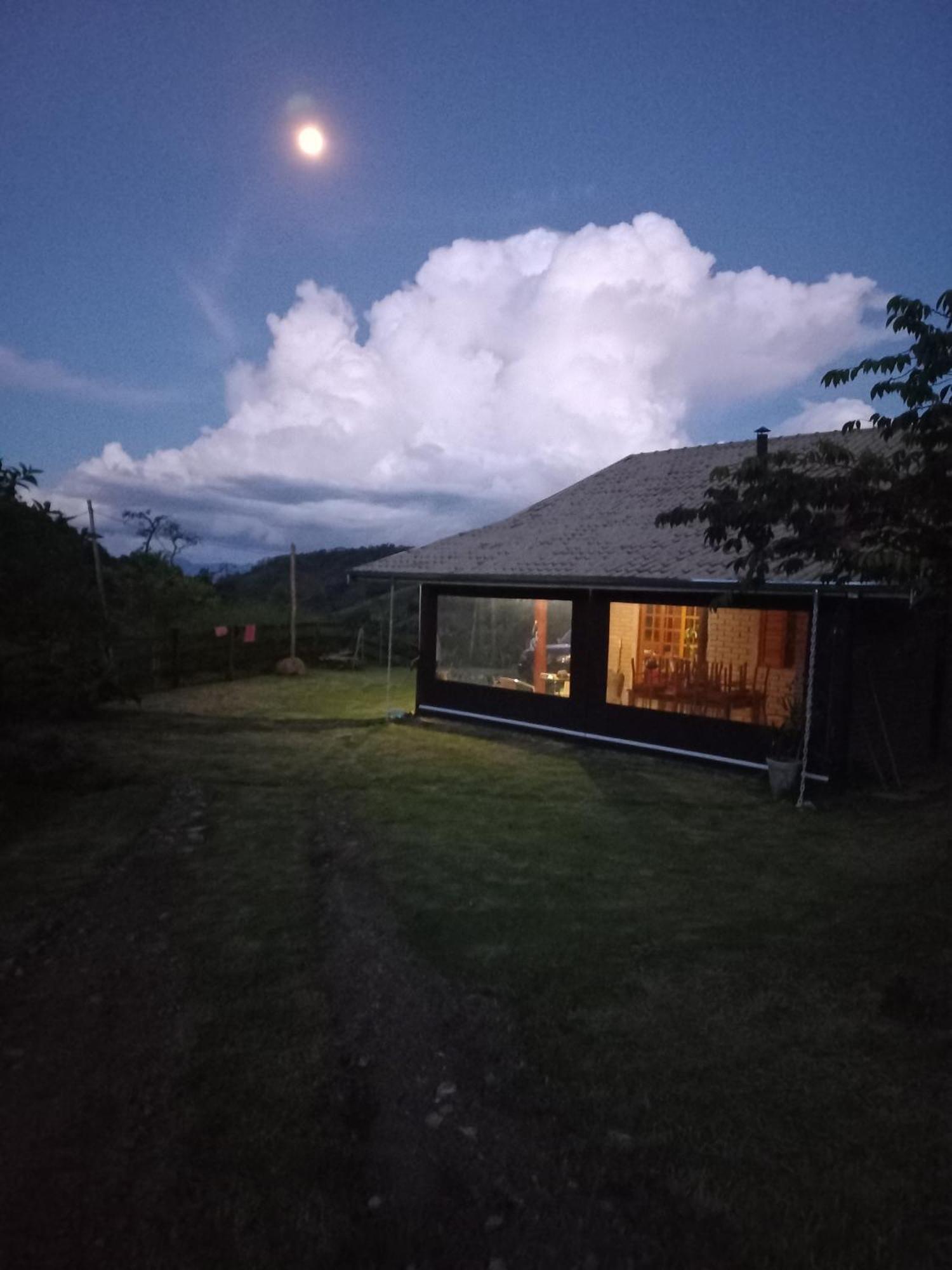 Chale Araucaria- Vale Das Pedras Mg Sapucai Mirim Bagian luar foto