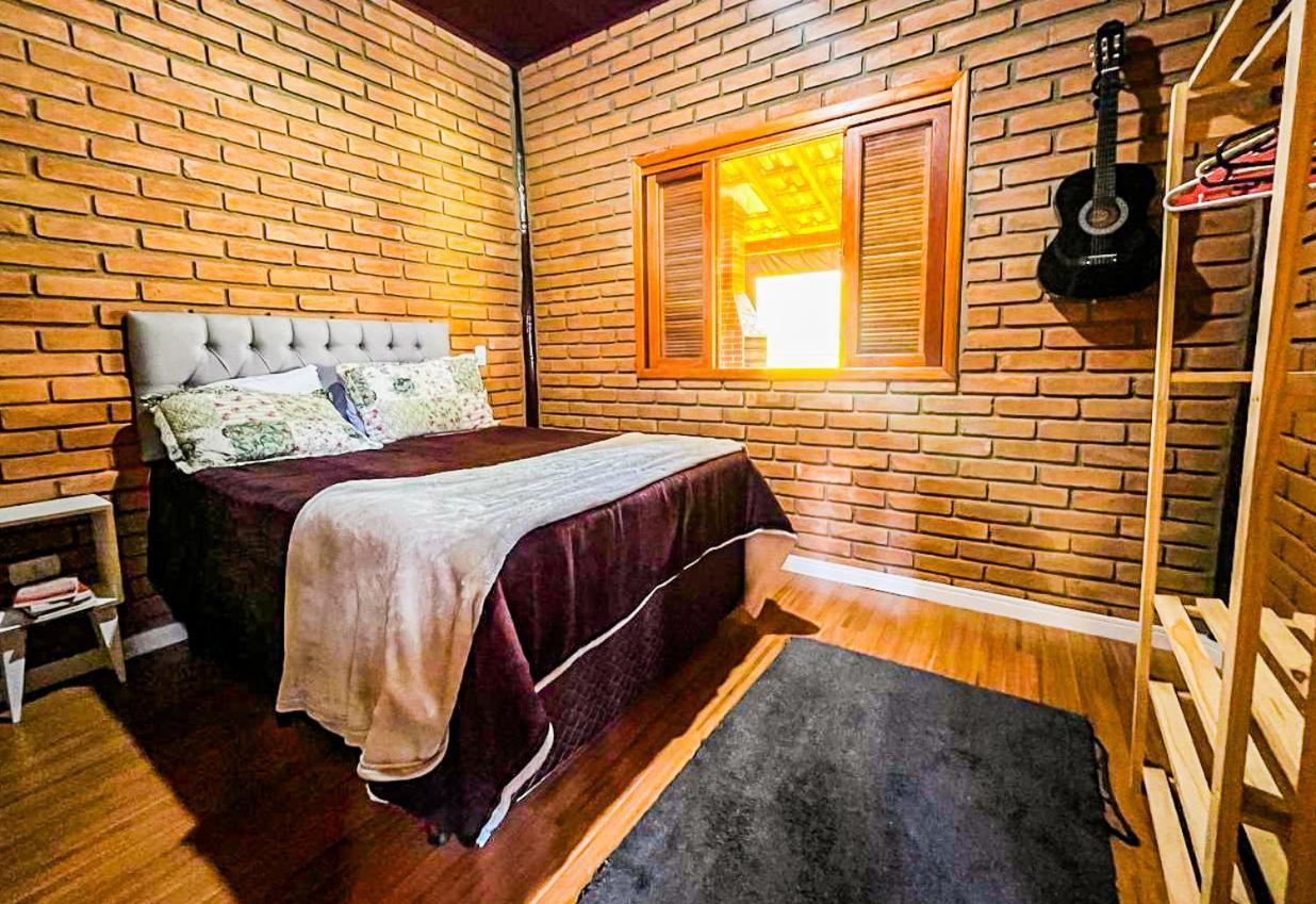 Chale Araucaria- Vale Das Pedras Mg Sapucai Mirim Bagian luar foto