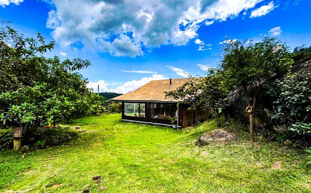 Chale Araucaria- Vale Das Pedras Mg Sapucai Mirim Bagian luar foto